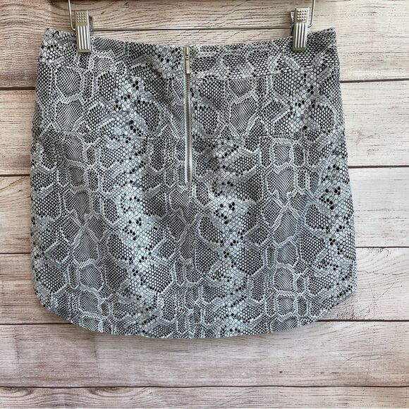 KARINA GRIMALDI SNAKESKIN PRINT MINI SKIRT IN 100% LAMB LEATHER - Picture 5 of 7